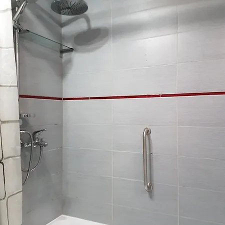 Dwa Pokoje Jurija Gagarina Warszawa